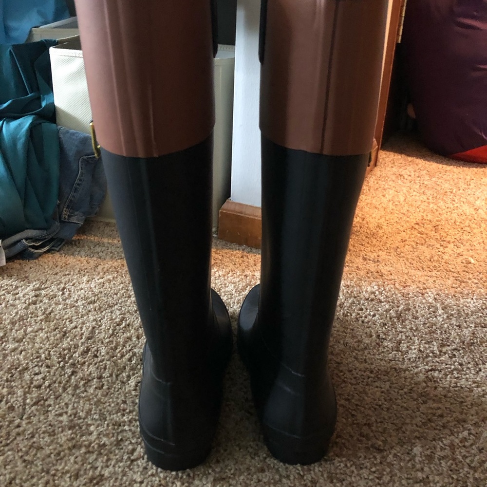 NEW Tommy Hilfiger rain boots - Picture 3 of 3